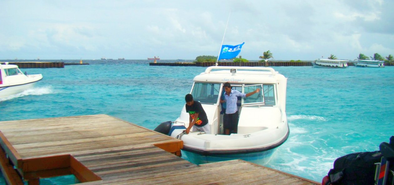Трансфер на скоростном катере на Мальдивах