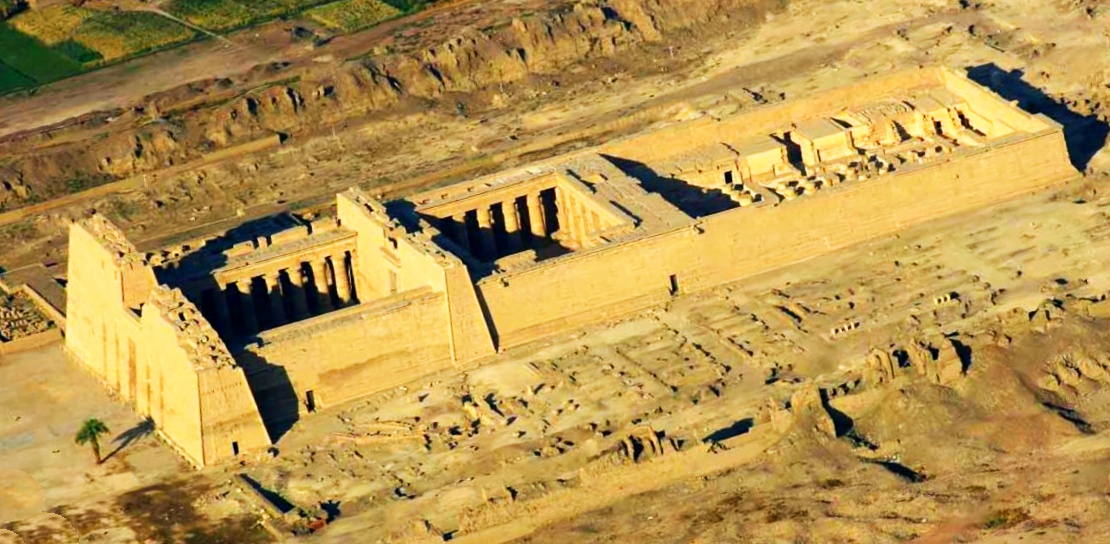 Погребальный Храм Рамзеса III в Луксоре