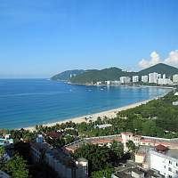 Бухта Дадунхай на острове Хайнань из номера в отеле Dadonghai Hotel Sanya