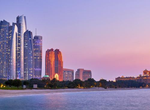 Самый богатый эмират: Абу-Даби как альтернатива Дубаю | РБК Стиль