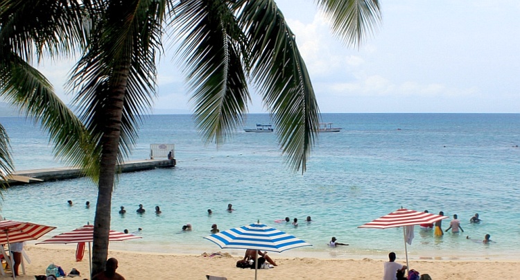 DOCTOR'S CAVE BATHING CLUB