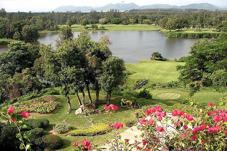 Гольф клуб Blue Canyon Country Club