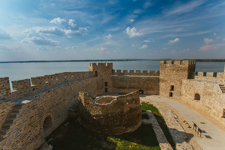 Крепости на Дунае в Сербии