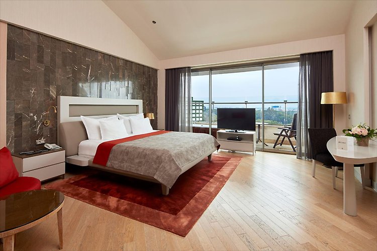 Family Roof Suite
